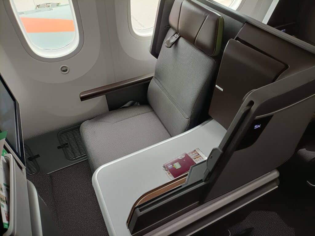 Review EVA Air Business Class Boeing 787
